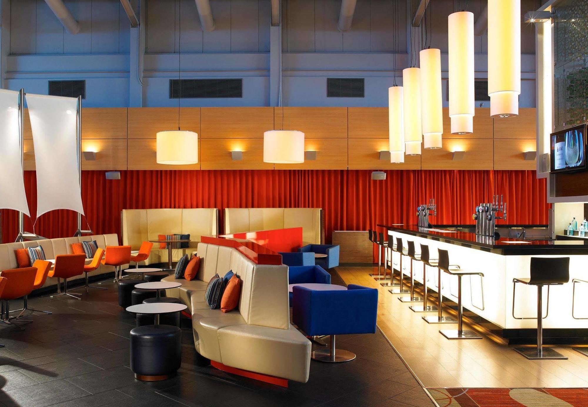 Portsmouth Marriott Hotel Restaurant photo